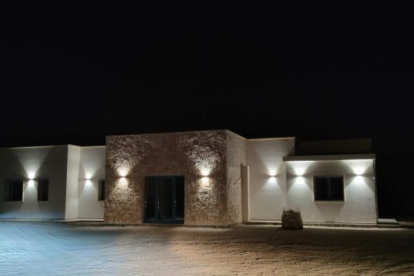 1villa_front_notturno